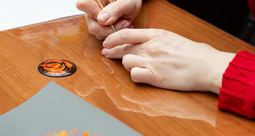 «Лаковая миниатюра Холуя: роспись броши с Жар-птицей». Мастер-класс с экскурсией