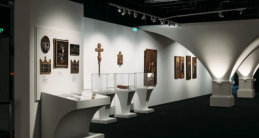 Сборная экскурсия по выставке «Образы Спасителя и Креста Господня в иконе, скульптуре, медном литье и эмалях. Произведения из собрания Музея и частных коллекций»